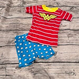 Hanna Andersson Red and Blue Wonder Woman Organic Short Pajamas Size 3t